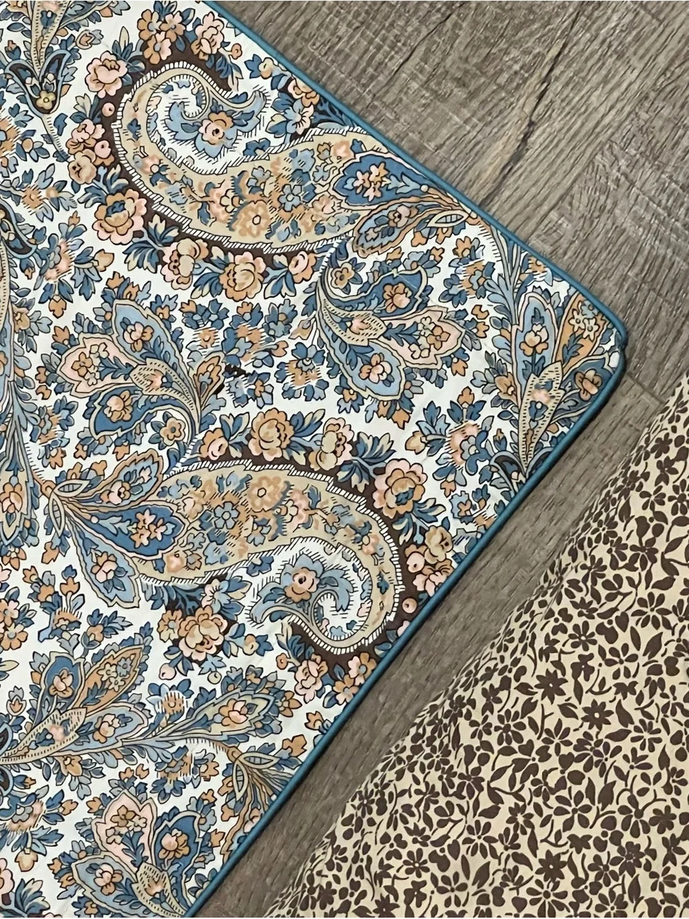 Queen size Ralph Lauren Riley Paisley Comforter Set & 2 shams Blue, Tan & Cream